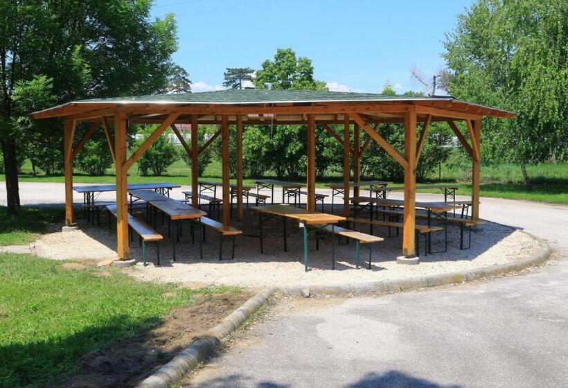 旅馆 Touring & Sport Hotel Siófok