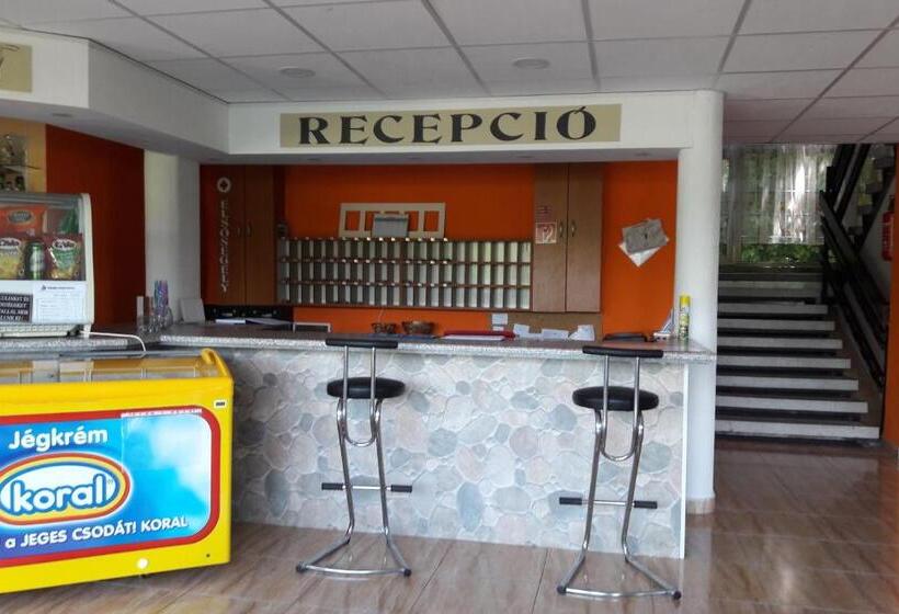 旅馆 Touring & Sport Hotel Siófok