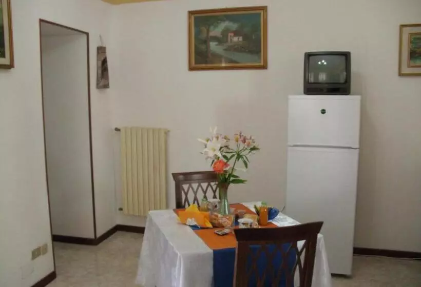 تختخواب و صبحانه Antico Borgo
