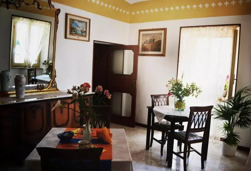 تختخواب و صبحانه Antico Borgo