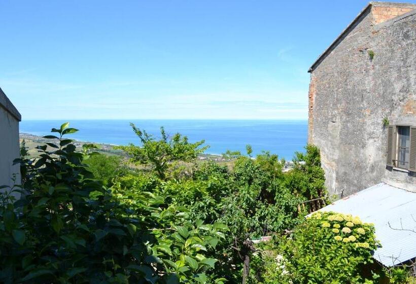 تختخواب و صبحانه Antico Borgo