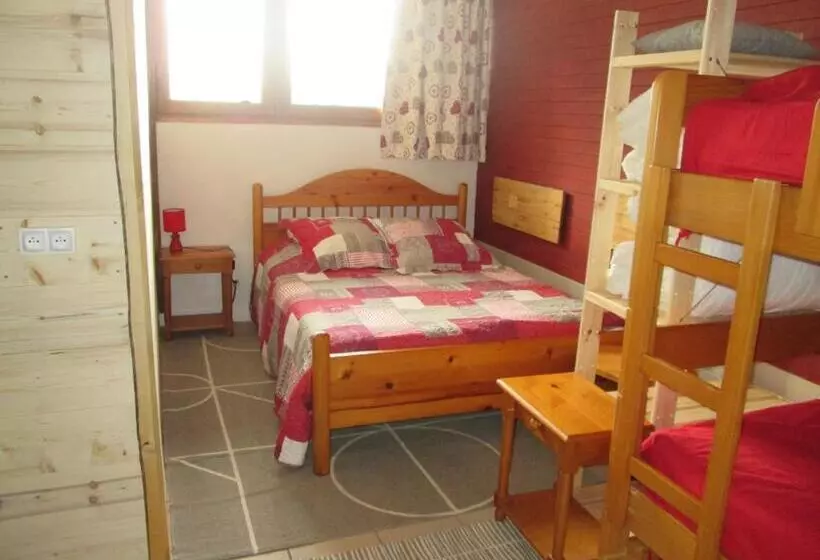 تختخواب و صبحانه Le Chalet De La Conversaria