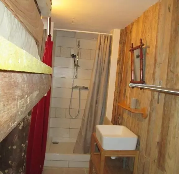 تختخواب و صبحانه Le Chalet De La Conversaria