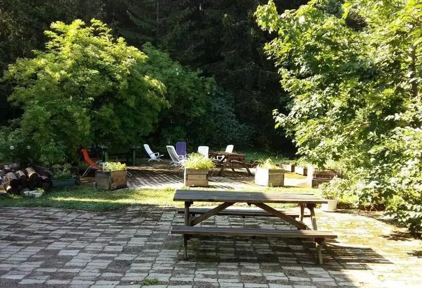 تختخواب و صبحانه Le Chalet De La Conversaria