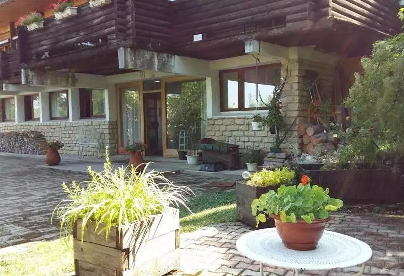 تختخواب و صبحانه Le Chalet De La Conversaria