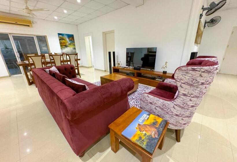 فندق Allure Cmb By Allure Leisure