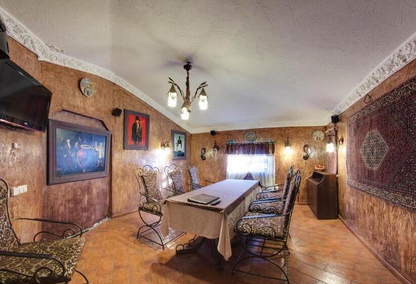 هتل Gagra Georgian House