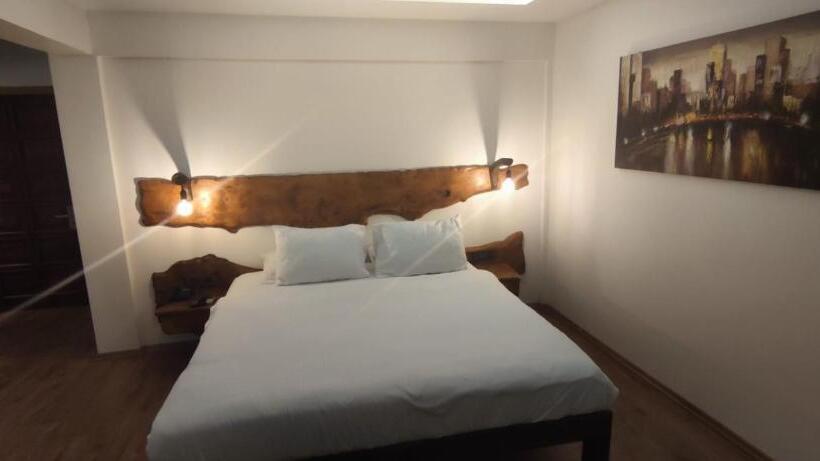 ホテル White Moon