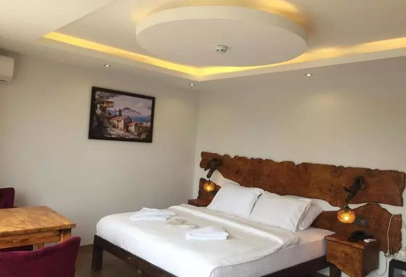 Hotelli White Moon