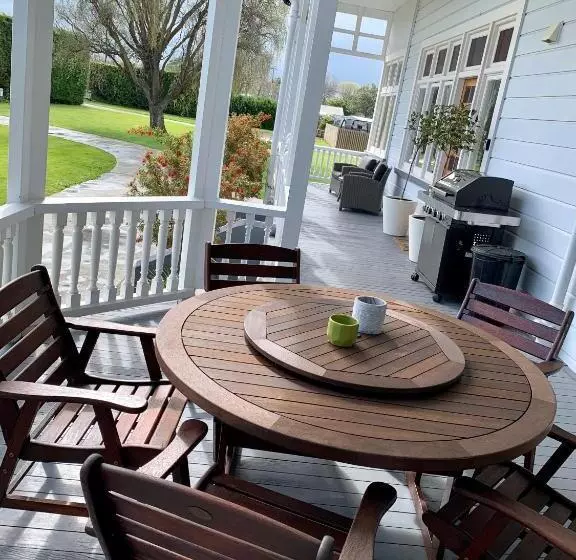 Motelli The Clive Hideaway