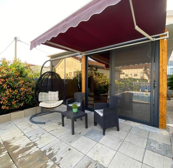 پانسیون Apartmani Izo L