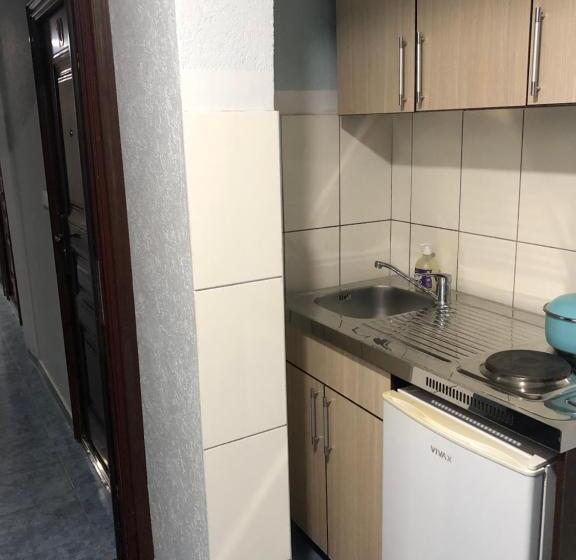 پانسیون Apartmani Izo L