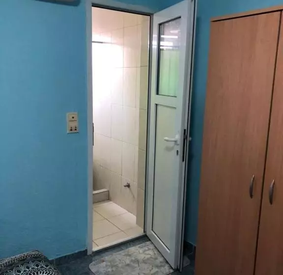 پانسیون Apartmani Izo L