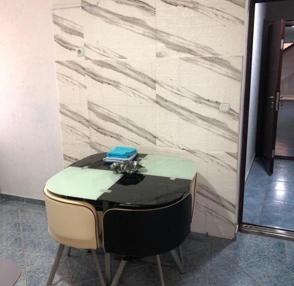 پانسیون Apartmani Izo L