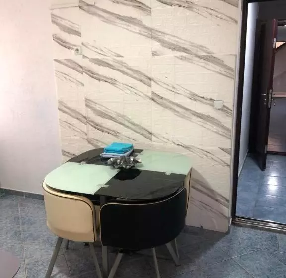 پانسیون Apartmani Izo L