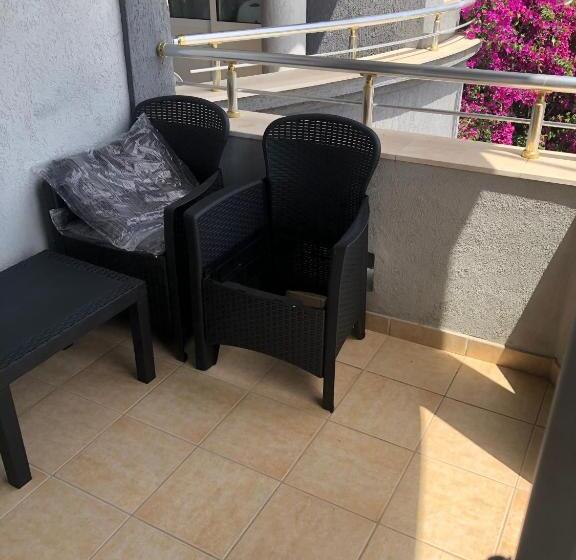 پانسیون Apartmani Izo L