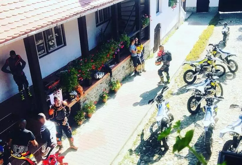 ペンション Badiu S Guest House