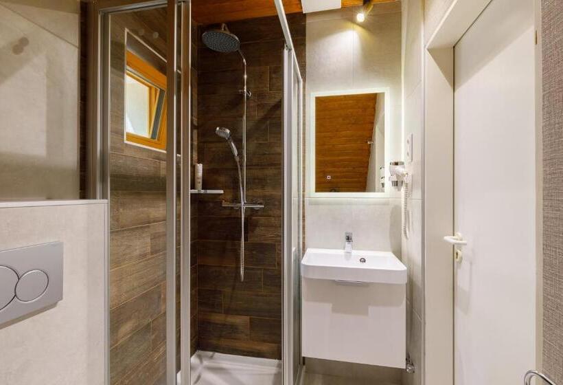 پانسیون Lepke Apartmanház és étterem