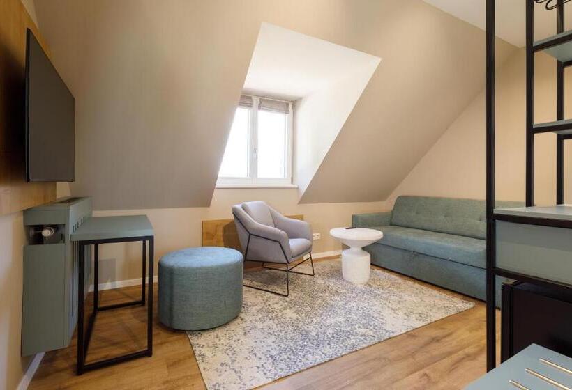 پانسیون Lepke Apartmanház és étterem