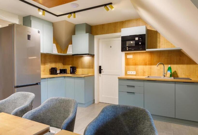 پانسیون Lepke Apartmanház és étterem