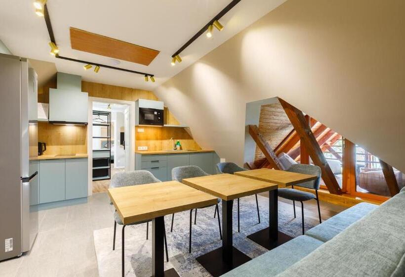 پانسیون Lepke Apartmanház és étterem