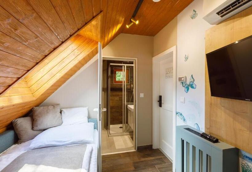 پانسیون Lepke Apartmanház és étterem