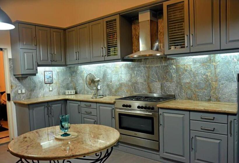 بنسيون Villa Glorious