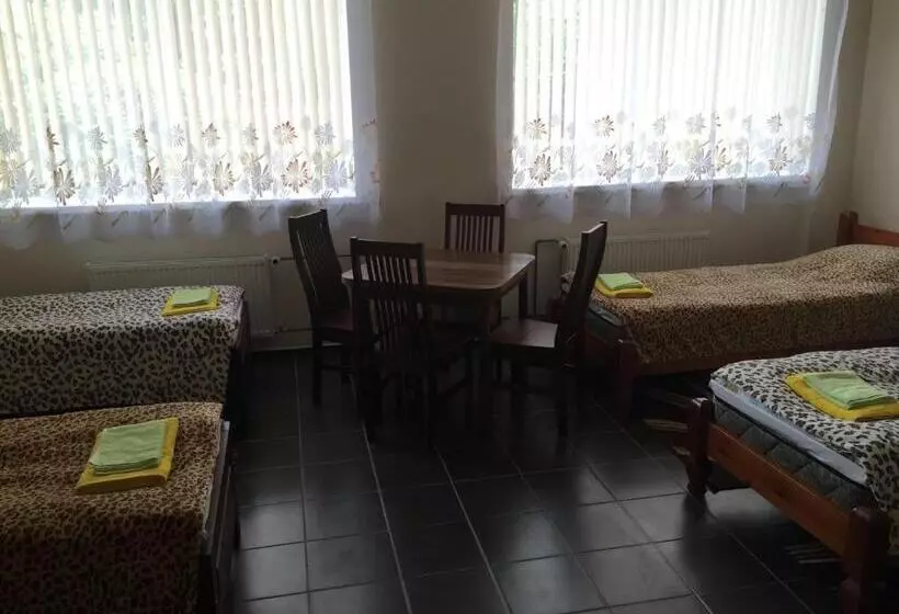 Yasmina Hostel