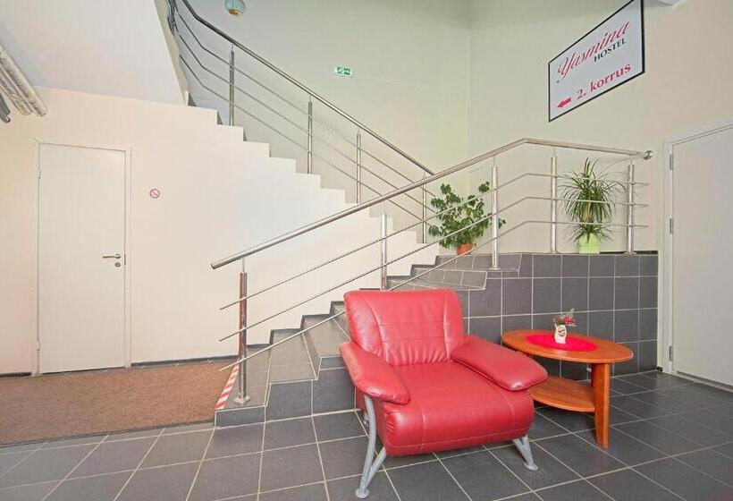 Yasmina Hostel