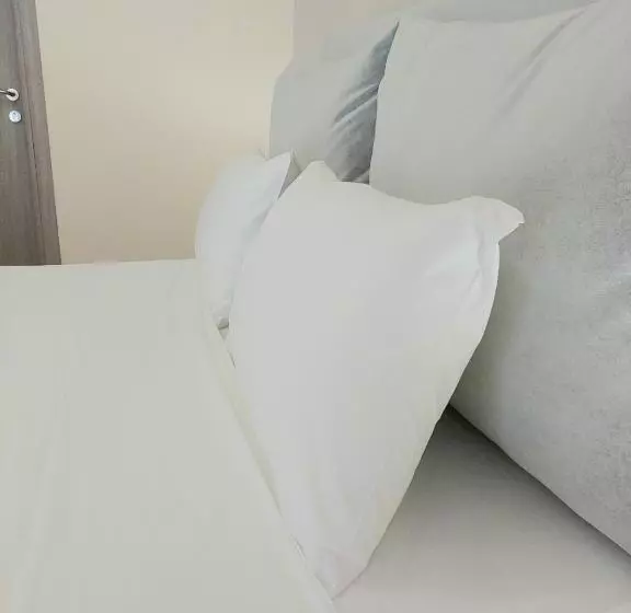 Elizabeth Apartments Himare