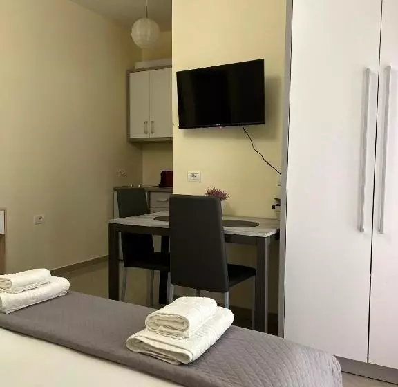 Elizabeth Apartments Himare