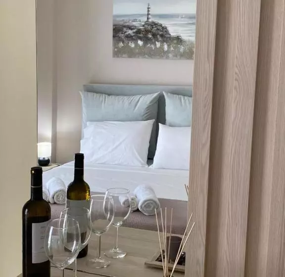 Elizabeth Apartments Himare