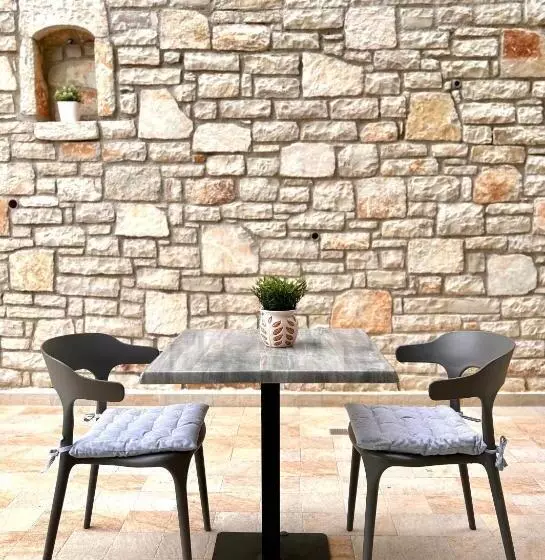 Elizabeth Apartments Himare