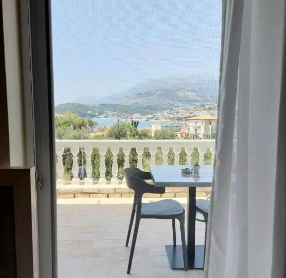 Elizabeth Apartments Himare