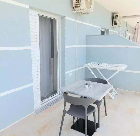 Elizabeth Apartments Himare