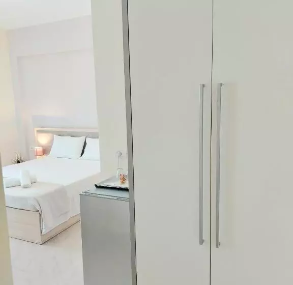 Elizabeth Apartments Himare