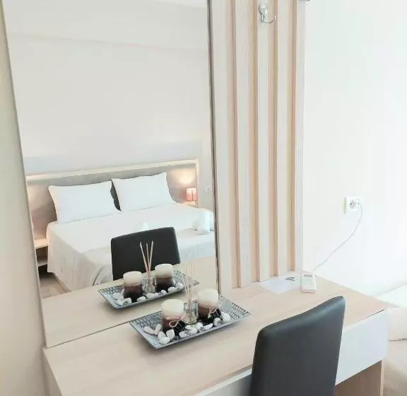 Elizabeth Apartments Himare