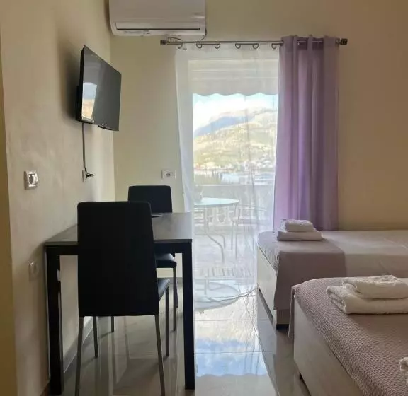 Elizabeth Apartments Himare