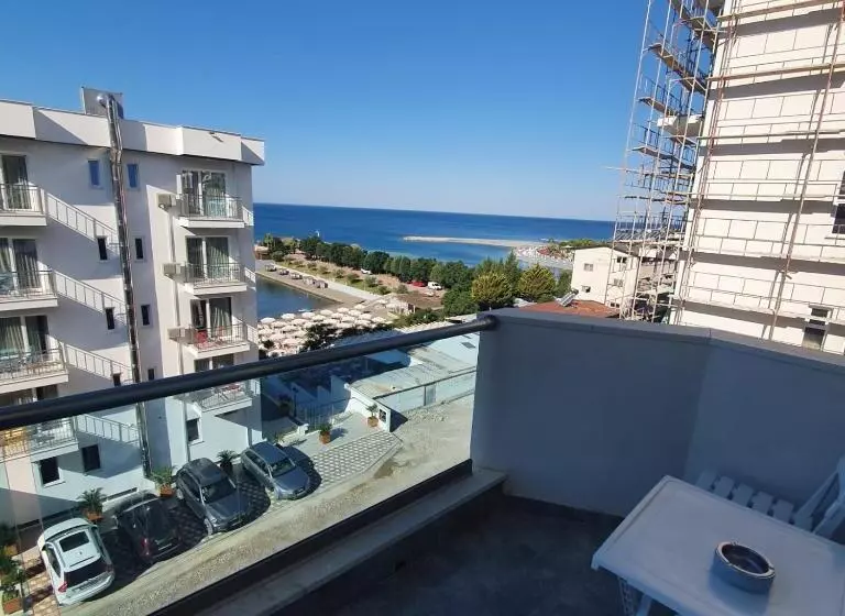 Hotel 33