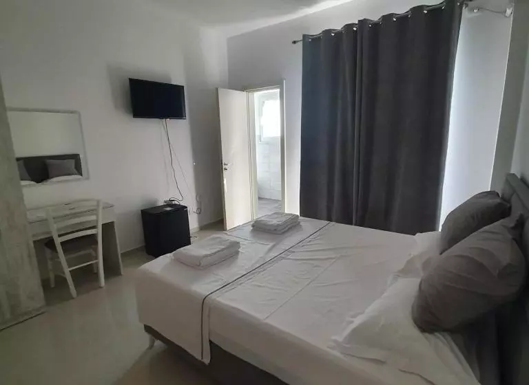 Hotel 33