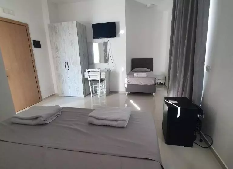 Hotel 33