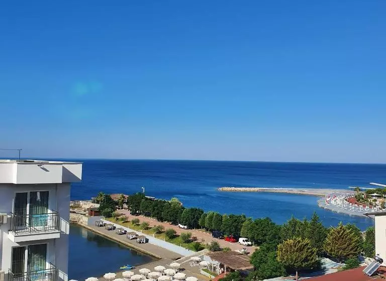 Hotel 33