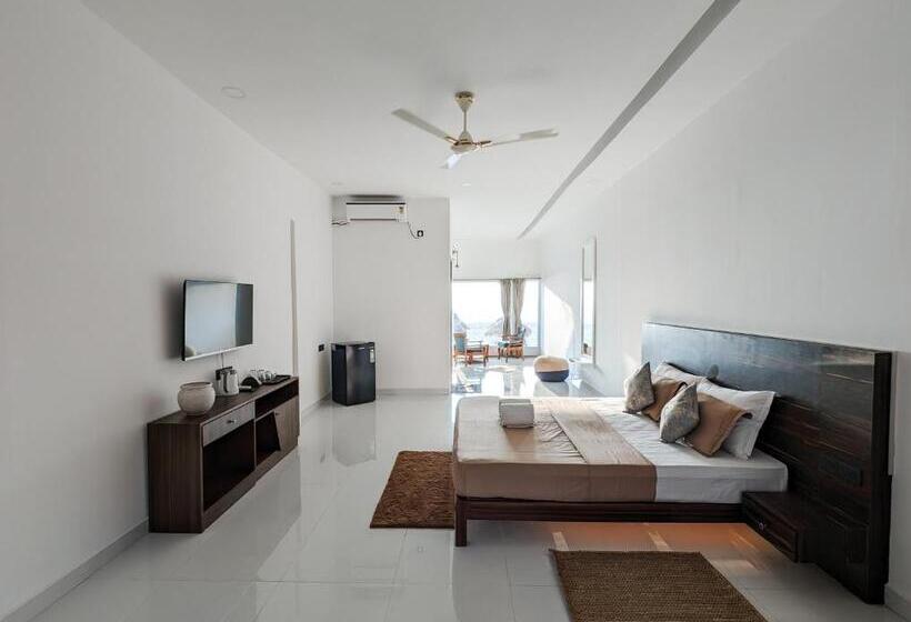 Hotel Aqua Beach Stays Ashwem