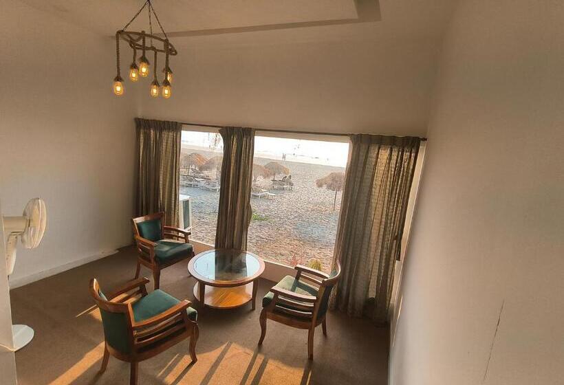 Hotel Aqua Beach Stays Ashwem