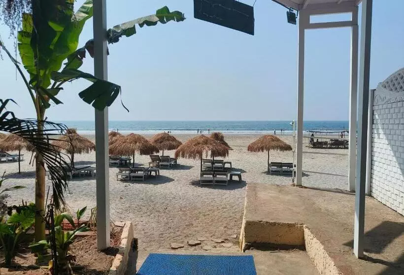 Hotelli Aqua Beach Stays Ashwem