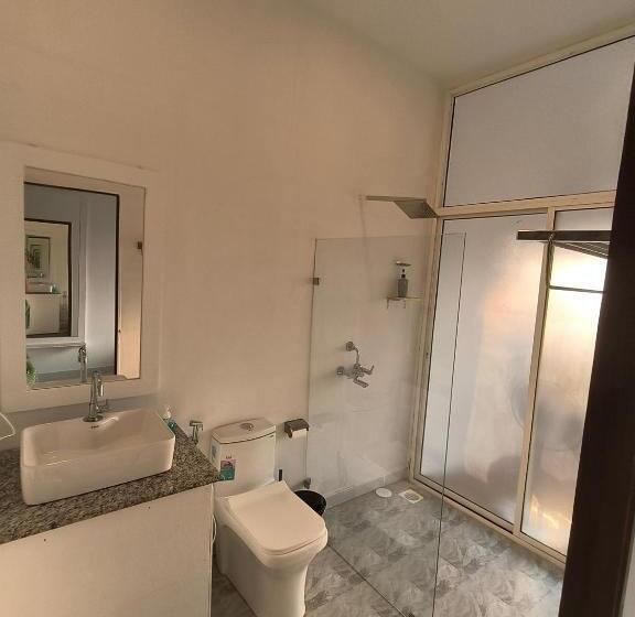 Hotel Aqua Beach Stays Ashwem