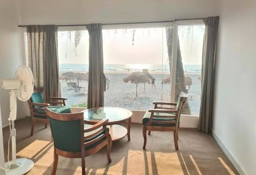 Hotelli Aqua Beach Stays Ashwem