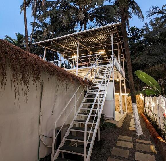 Hotel Aqua Beach Stays Ashwem