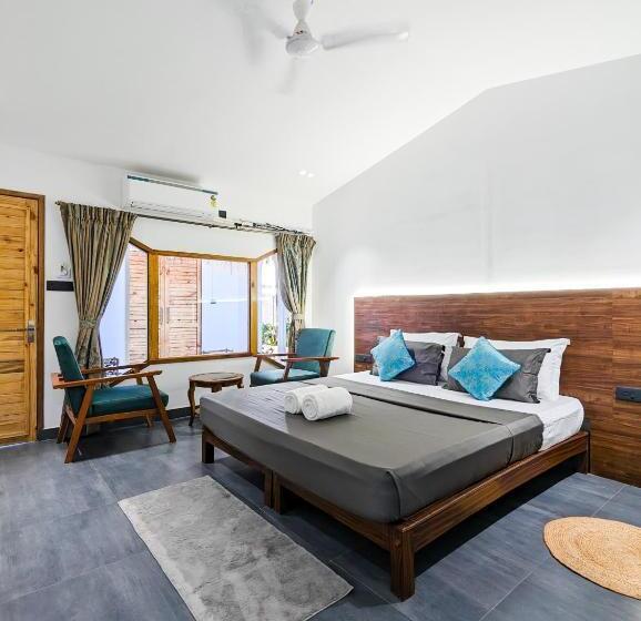 Hotel Aqua Beach Stays Ashwem