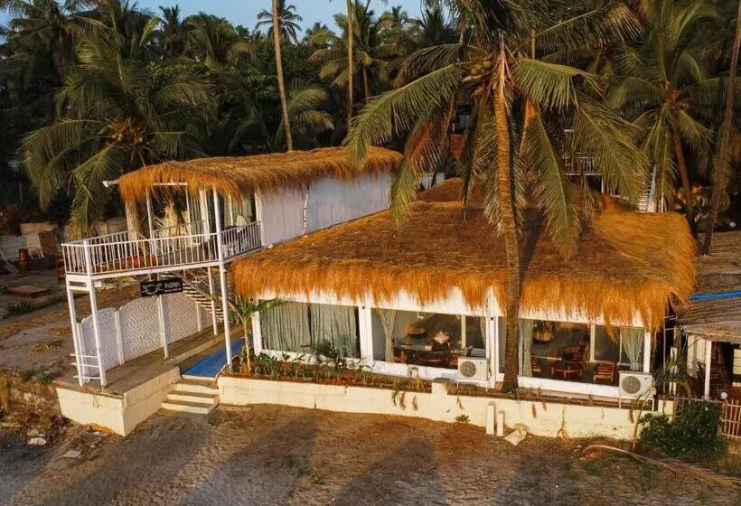 Hotelli Aqua Beach Stays Ashwem